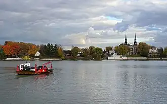 Un traversier relie les routes 223 et 133 à Saint-Antoine-sur-Richelieu.