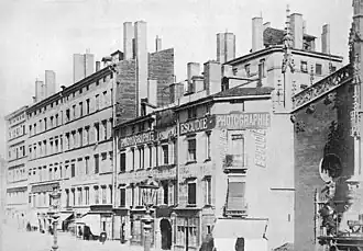 La place des Cordeliers avant le percement du prolongement de la rue Symphorien-Champier.