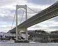 Pilier sud du pont en hiver