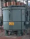 Diode à vapeur de mercure de courant nominal 1&nbsp;330&nbsp;A et de tension nominale 560&nbsp;V produite par Siemens.