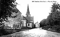 Quelneuc ː la Place de l'Église au début du XXe&nbsp;siècle (carte postale).