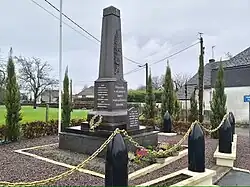 Le monument aux morts.