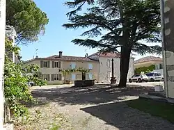 La place centrale.