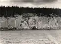 Grotte de Rödgavel, le long du de la rive est du lac Vättern, 1889.