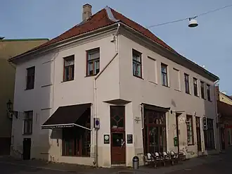 Rüütli 8