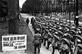 Recrues marchant en direction du front, 23 juin 1941.