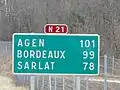Sarlat-la-Canéda, un peu plus de 9&nbsp;000 habitants mais parmi les cités touristiques les plus visitées de France.