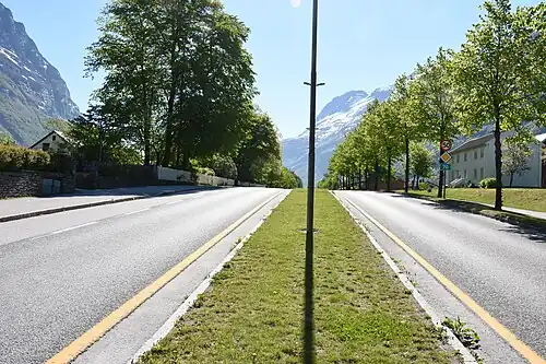 La Rv 70 à Sunndalsøra.