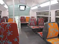 Intérieur d'une voitureen salle haute.
