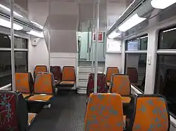 Intérieur d'une voitureen salle basse.