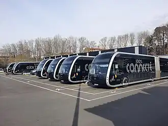 À Bayonne, le « trambus » est exploité à l'aide d'autobus articulés électriques possédant une esthétique rappelant celle d'un tramway.