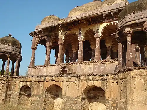 Palais à l'intérieur du fort