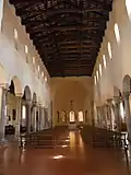 Intérieur de la nef centrale.
