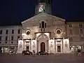 La cathédrale de nuit.