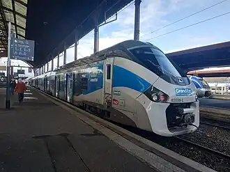 Régiolis en version régionale, avec la livrée Fluo 1ère Version.