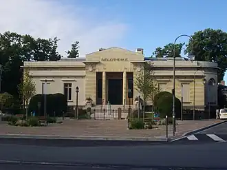 L'entrée,