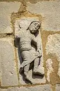 Relief danseuse sur la façade église Notre-Dame de Plaisance