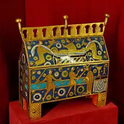 Châsse conservée au musée national du Moyen Âge de Paris