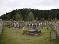 Cimetière juif, qui accueille également les défunts des familles du Thillot et de Bains les Bains Jusqu’à l’annexion, Remiremont abritait la plus grande communauté du département des Vosges (sources : Massif des Vosges, p. 41, Magazine n°47 juin-juillet 2013, Editeur « Groupe l’Alsace »),Cimetière juif de Remiremont