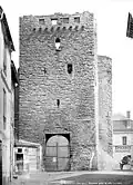 Tour Porte au Prévost, ancienne entrée principale située au nord de la ville (photo de 1884).
