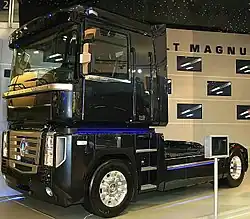 Un tracteur de 44&nbsp;t de PTRA (France).
