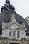 Statue de Mercure au Palais du Commerce de Rennes
