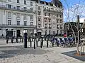 Borne nouveau modèle à la gare de Rennes. Les plots n'ont quant à eux pas changés.