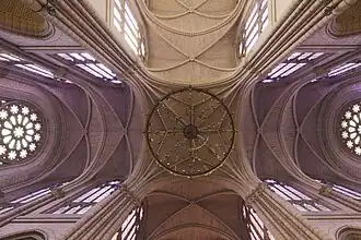 Les voûtes à la croisée du transept.
