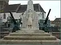 Le monument aux morts.