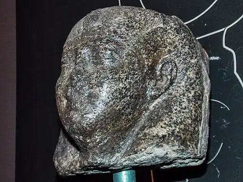 Tête d'Isis.