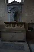 Autel et retable.