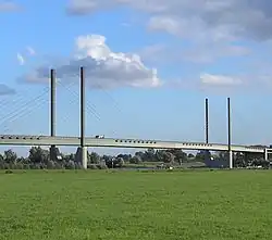Pont sur le Rhin entre Rees et Kalkar