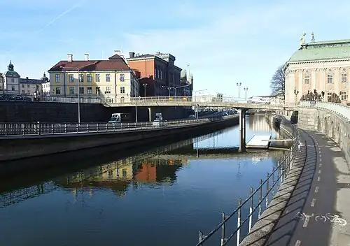 Le canal de Riddarholm vu du pont de Riddarholm.
