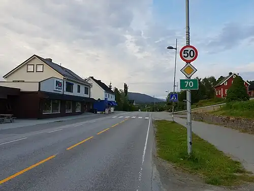 La Rv 70  et Tingvollvågen.