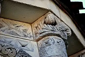 Décor végétal.