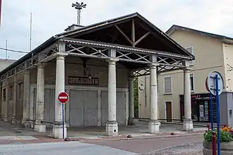 La halle de Rives.