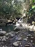 Rivière Caillou, bassin près de la chute