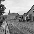Vue de l'église construite en 1864, à Rivière-au-Renard, en 1948.