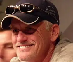 Rob Paulsen interprète la voix de Donatello.