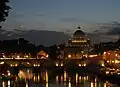 Le centre historique de Rome avec le Tibre de nuit.