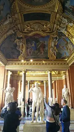 Vue générale du salon des Saisons
