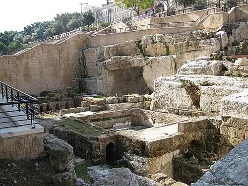 Vue générale et piscine, vasque