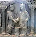 Sarcophage des Dioscures, détail, étreinte des mains du couple - Musée de l'Arles antique, Arles.
