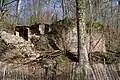 Les ruines de la glacière