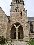 Église Notre-Dame de Rosporden : le porche.