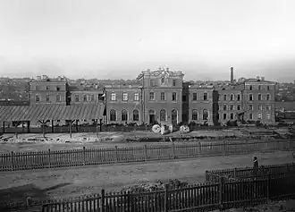 En 1875