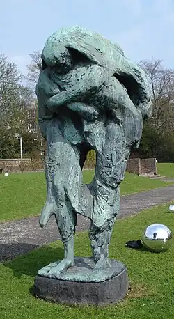 sculpture humaine en métal