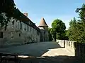 Le rempart surplombant la vallée de la Charente.