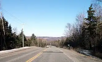 La route 249 partage une partie de son itinéraire avec la route 222.