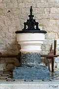 Les Fonts baptismaux XIIe siècle, XIIIe siècle° et XVIe siècle.